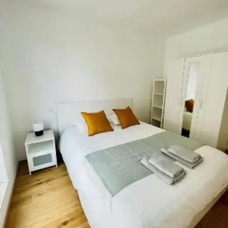 Lägenhet 3 Bedrooms W Terrace&parking